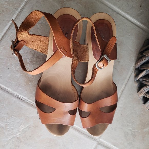 A.P.C. Wooden Heel Buckle Sandal - Picture 3 of 8